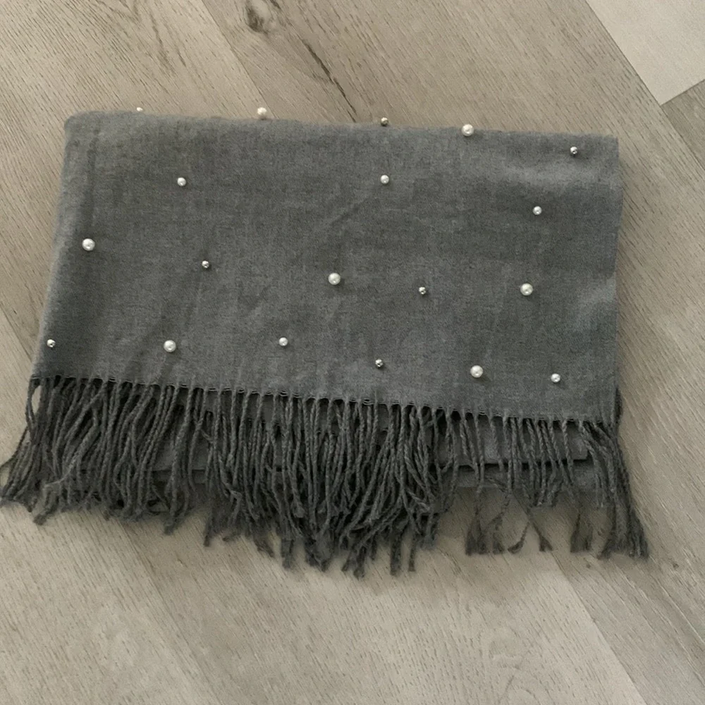 Gray fringe winter‎ pearls scarf classic elegant
